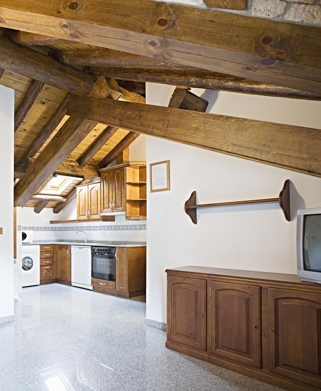 Apartamentos Casa Buisan ブロト 部屋 写真