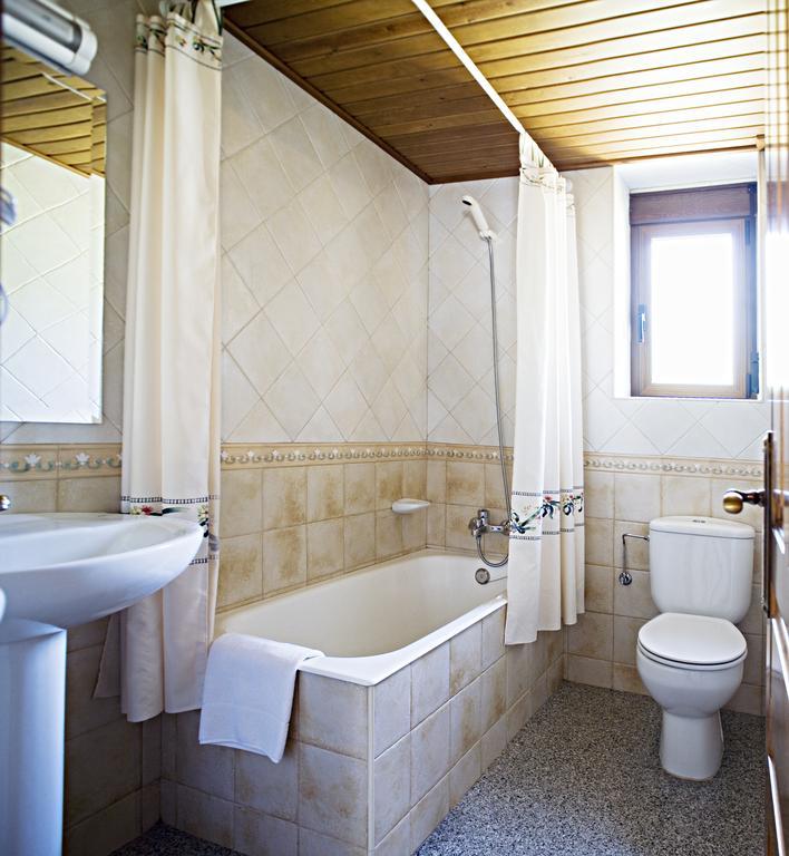 Apartamentos Casa Buisan ブロト 部屋 写真