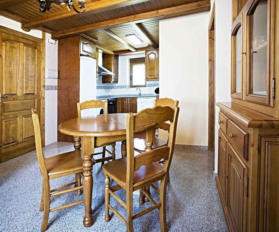 Apartamentos Casa Buisan ブロト 部屋 写真
