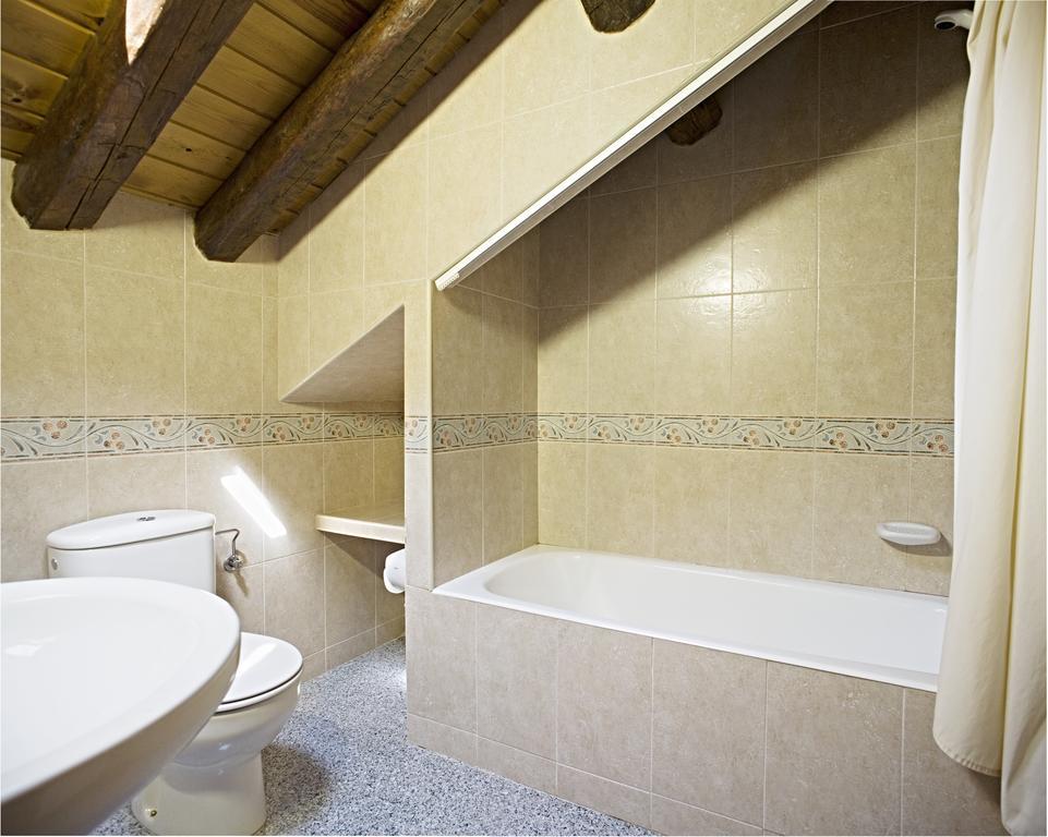 Apartamentos Casa Buisan ブロト 部屋 写真