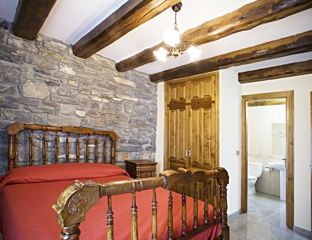 Apartamentos Casa Buisan ブロト 部屋 写真