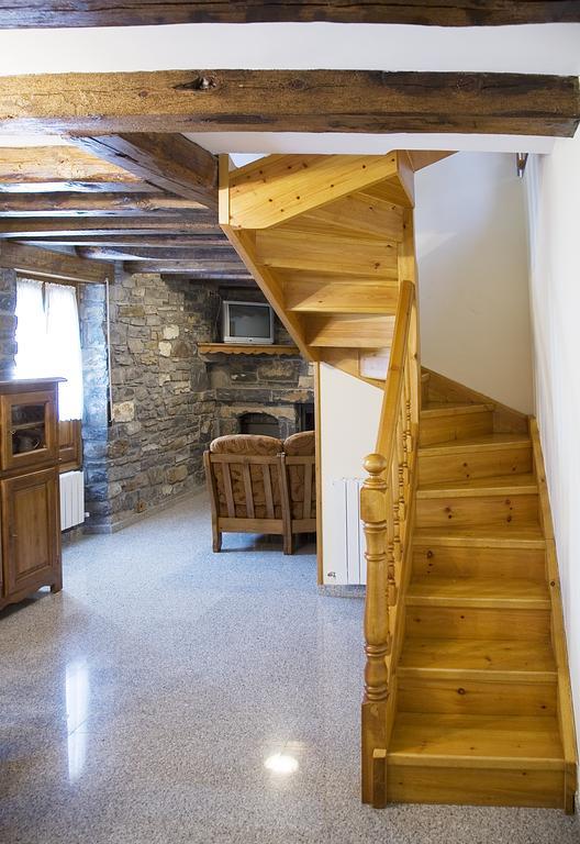 Apartamentos Casa Buisan ブロト 部屋 写真